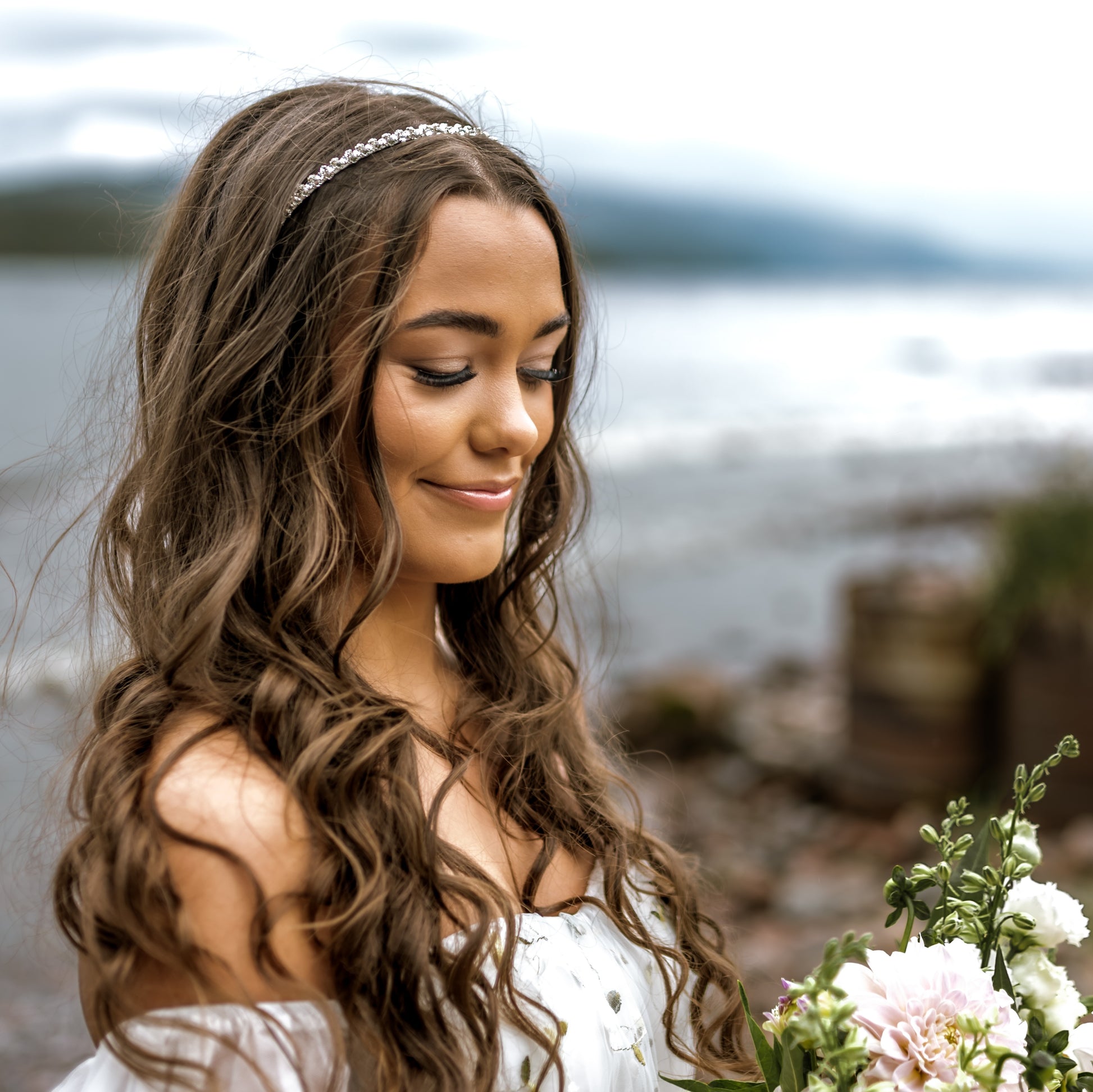 Bridal hairband tiara set with crystals