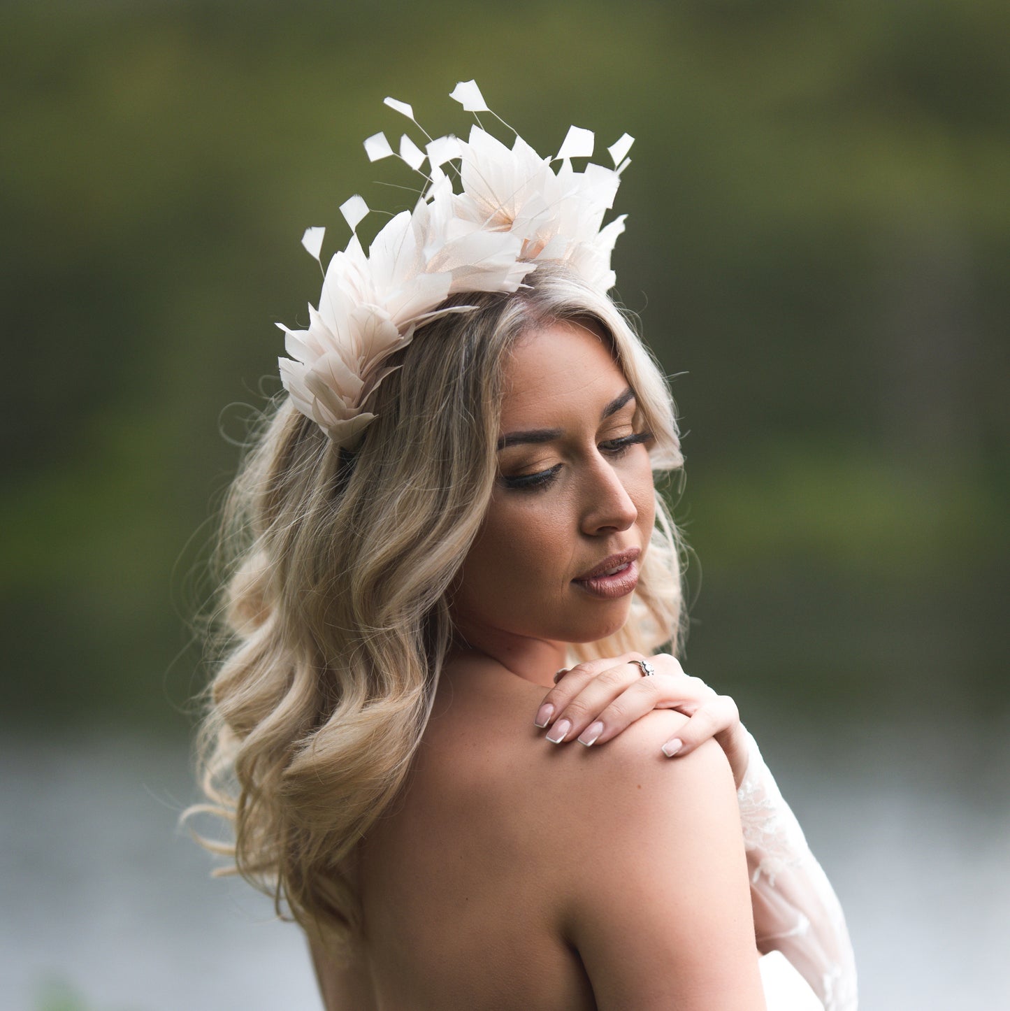 Pena Crown in Pale Gold