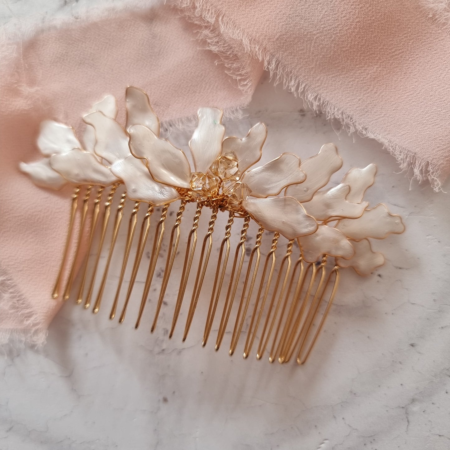 Faye Petal Comb